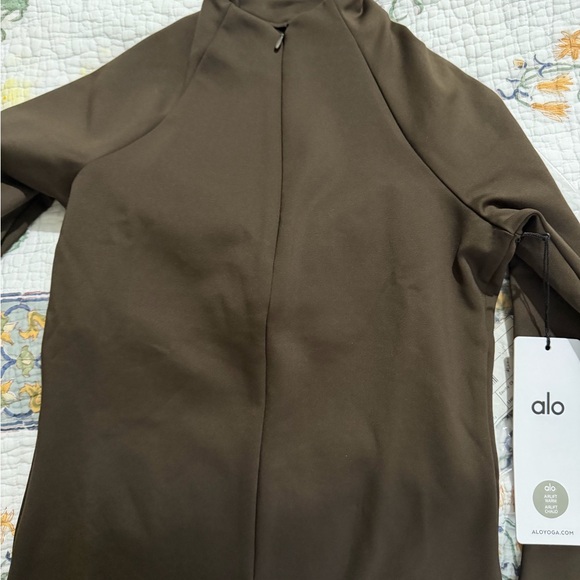NWT ALO Yoga Brown Airlift Winter Warm 1/4 Zip Long Sleeve - Picture 2 of 4